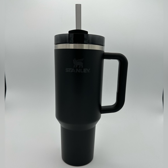 Stanley Quencher H2.0 FlowState 40 oz Black NIB - Picture 3 of 9